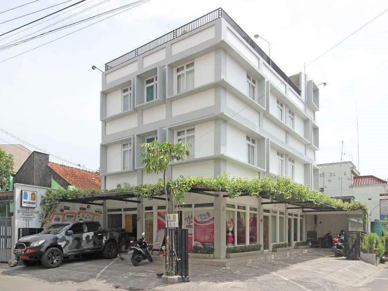 Reddoorz Near Solo Balapan Station Hotel Buitenkant foto