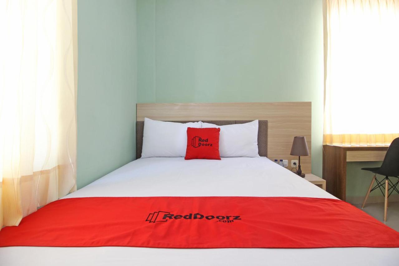 Reddoorz Near Solo Balapan Station Hotel Buitenkant foto