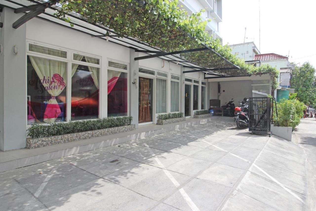 Reddoorz Near Solo Balapan Station Hotel Buitenkant foto