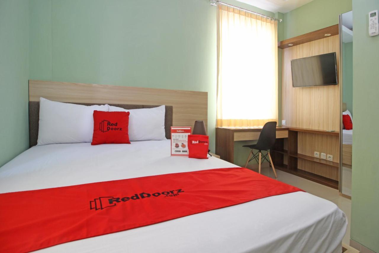 Reddoorz Near Solo Balapan Station Hotel Buitenkant foto